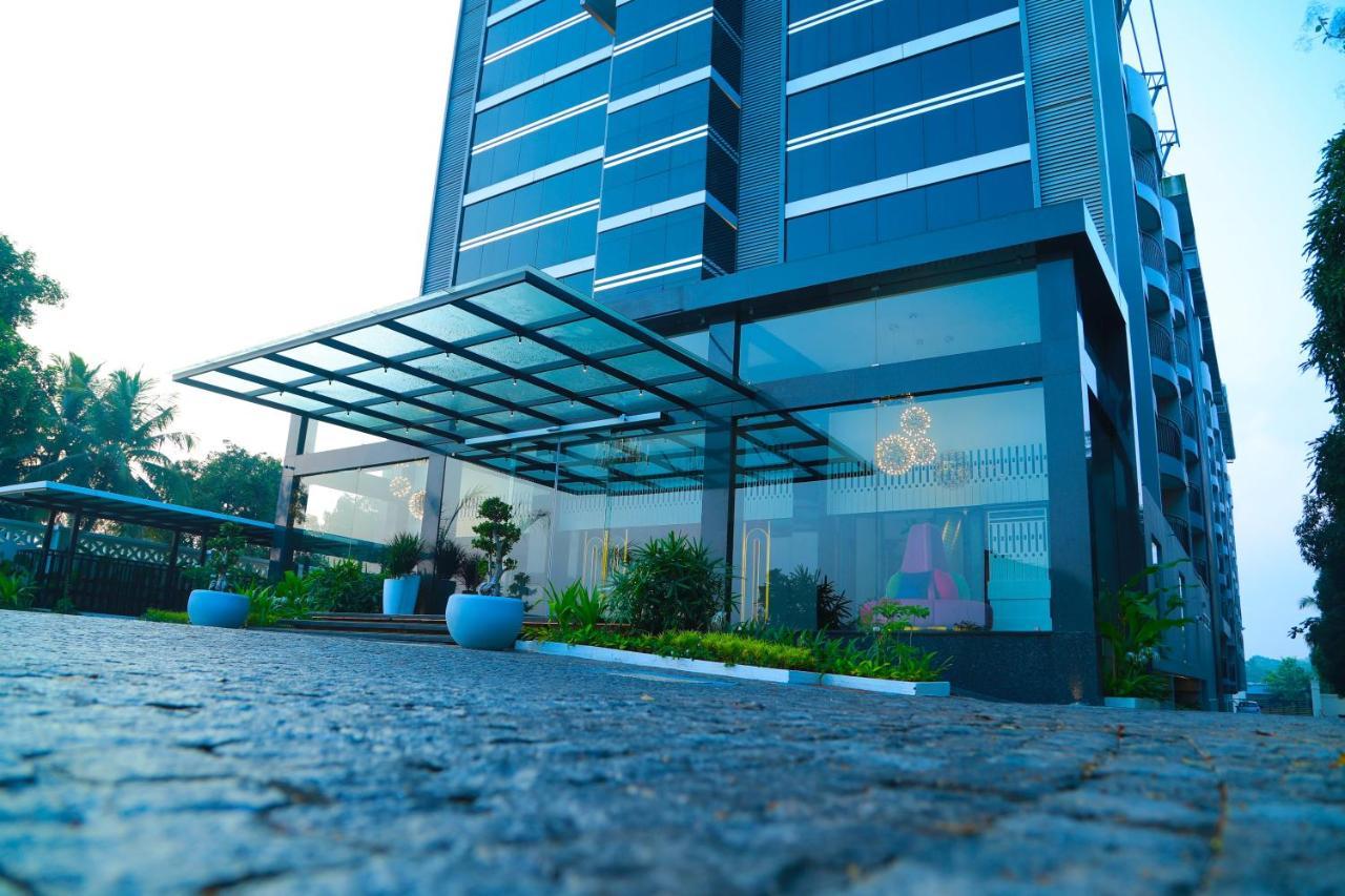 Noah Sky Suites Kochi Esterno foto