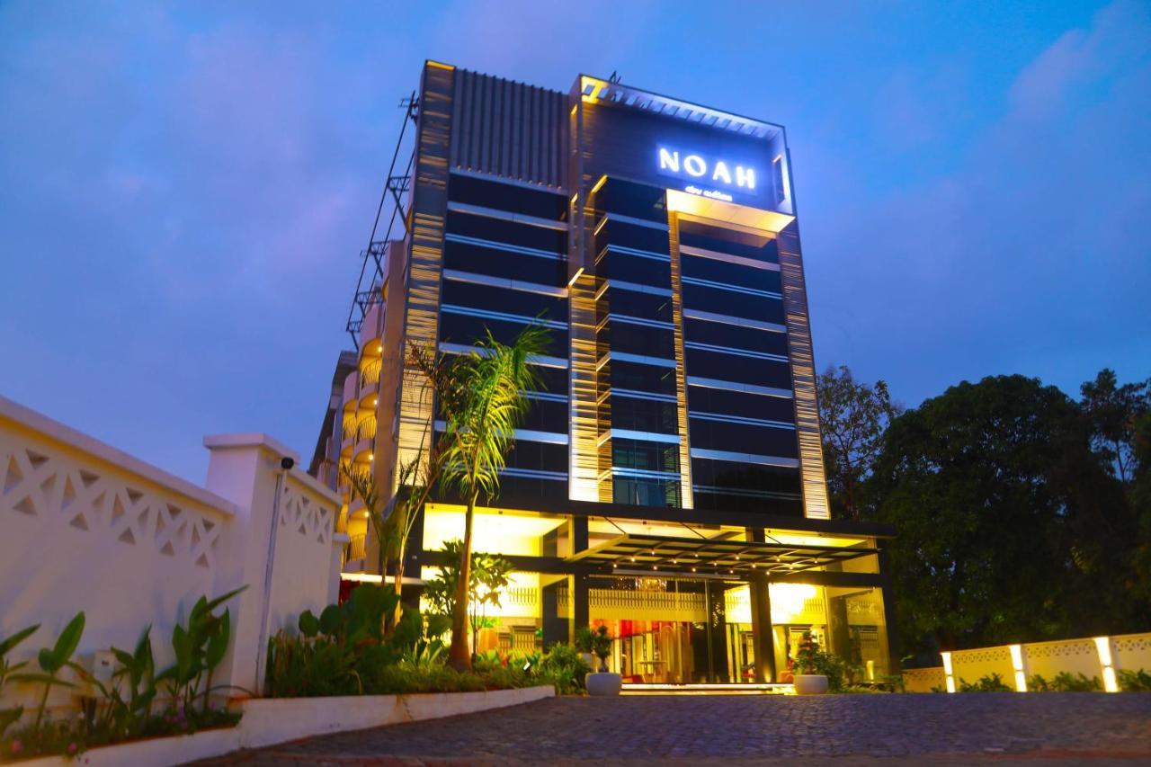 Noah Sky Suites Kochi Esterno foto