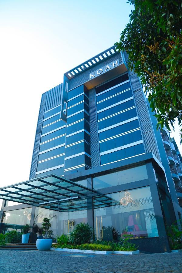 Noah Sky Suites Kochi Esterno foto