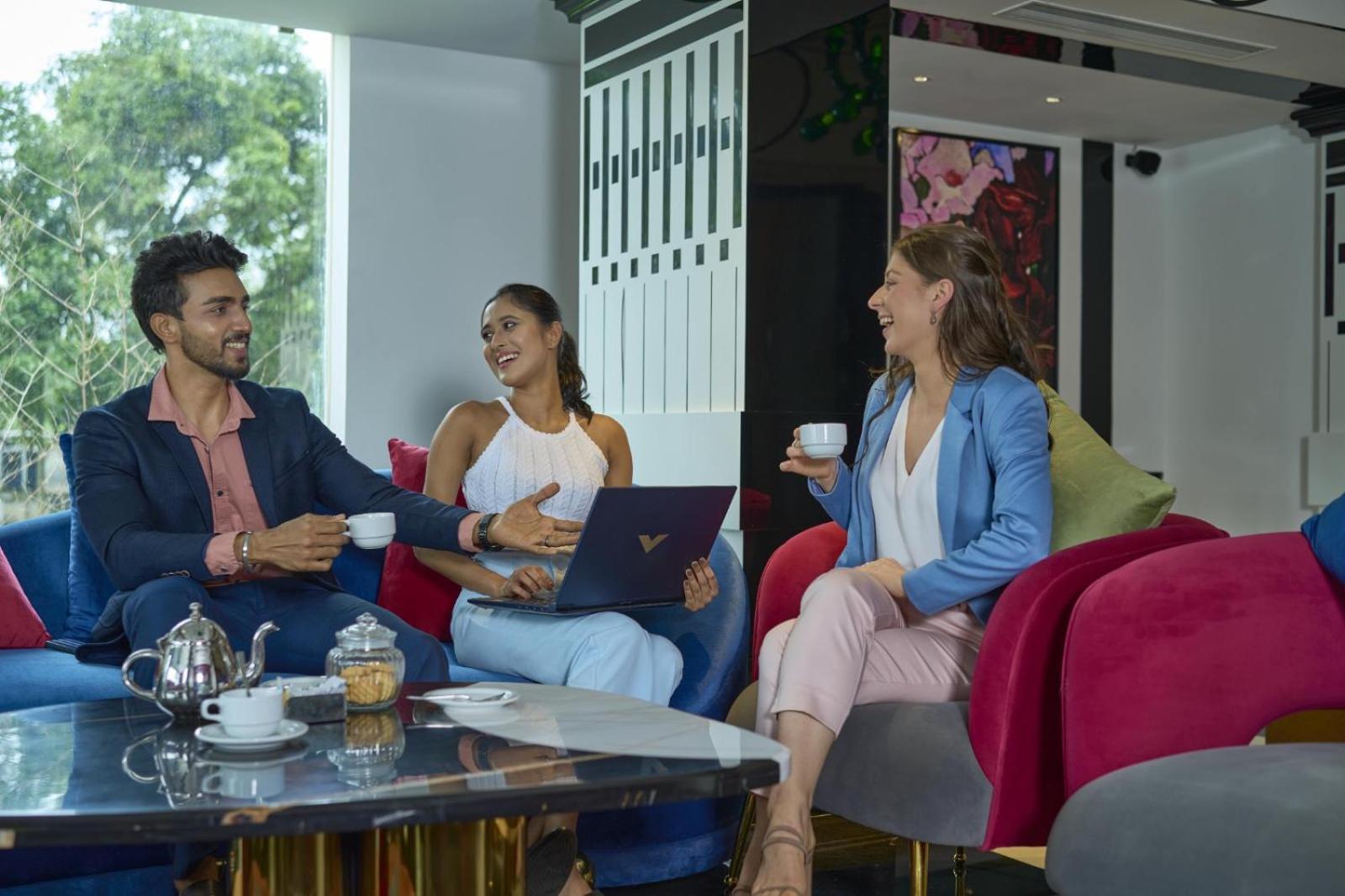 Noah Sky Suites Kochi Esterno foto