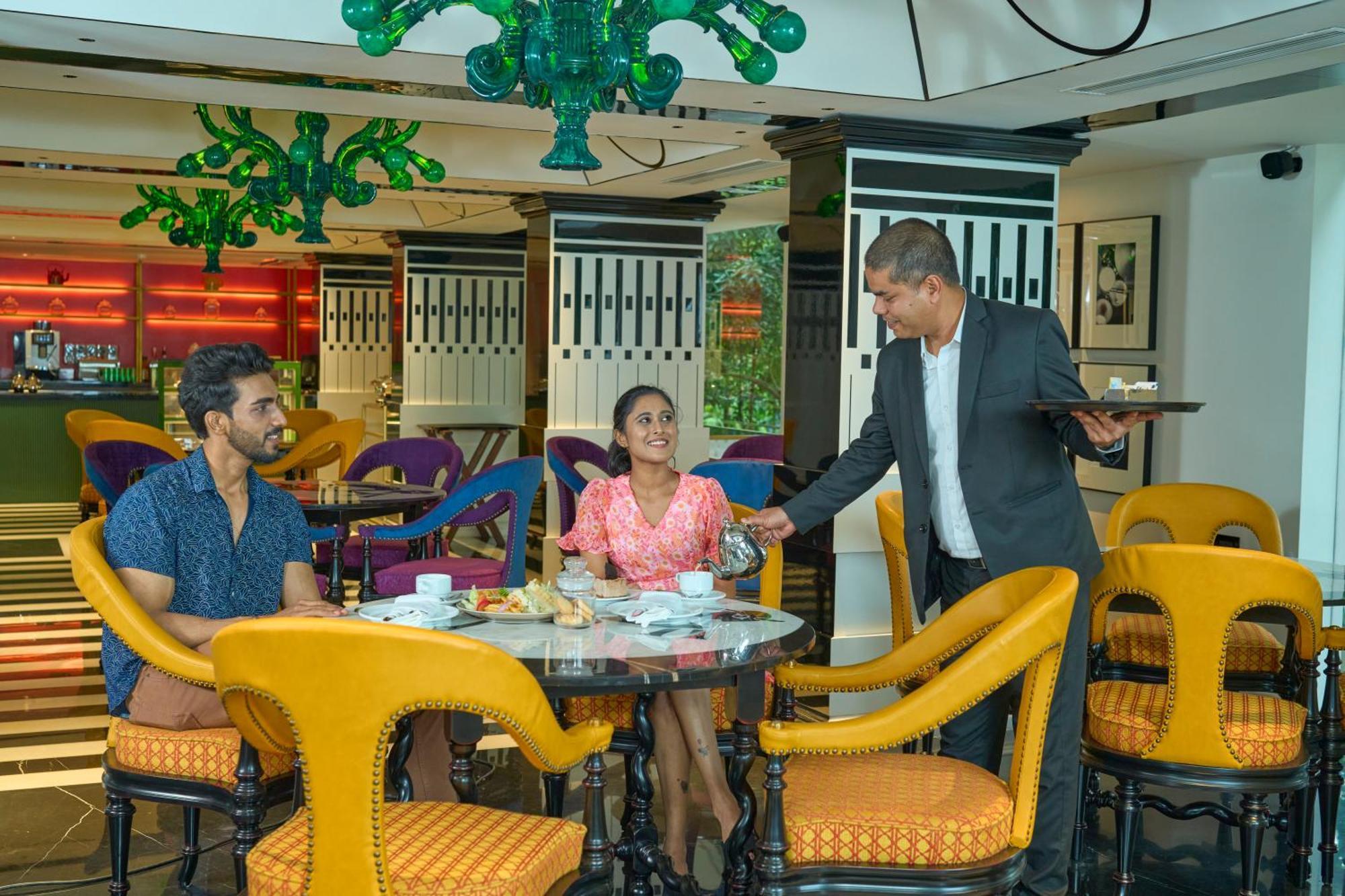 Noah Sky Suites Kochi Esterno foto